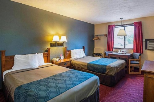 Love Hotels Junction City KS Near Fort Riley By OYO image 15
