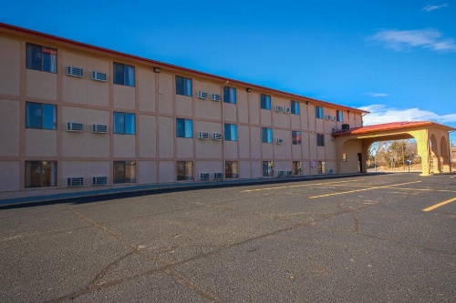 Love Hotels Junction City KS Near Fort Riley By OYO image 40