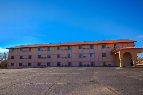 Love Hotels Junction City KS Near Fort Riley By OYO image 41